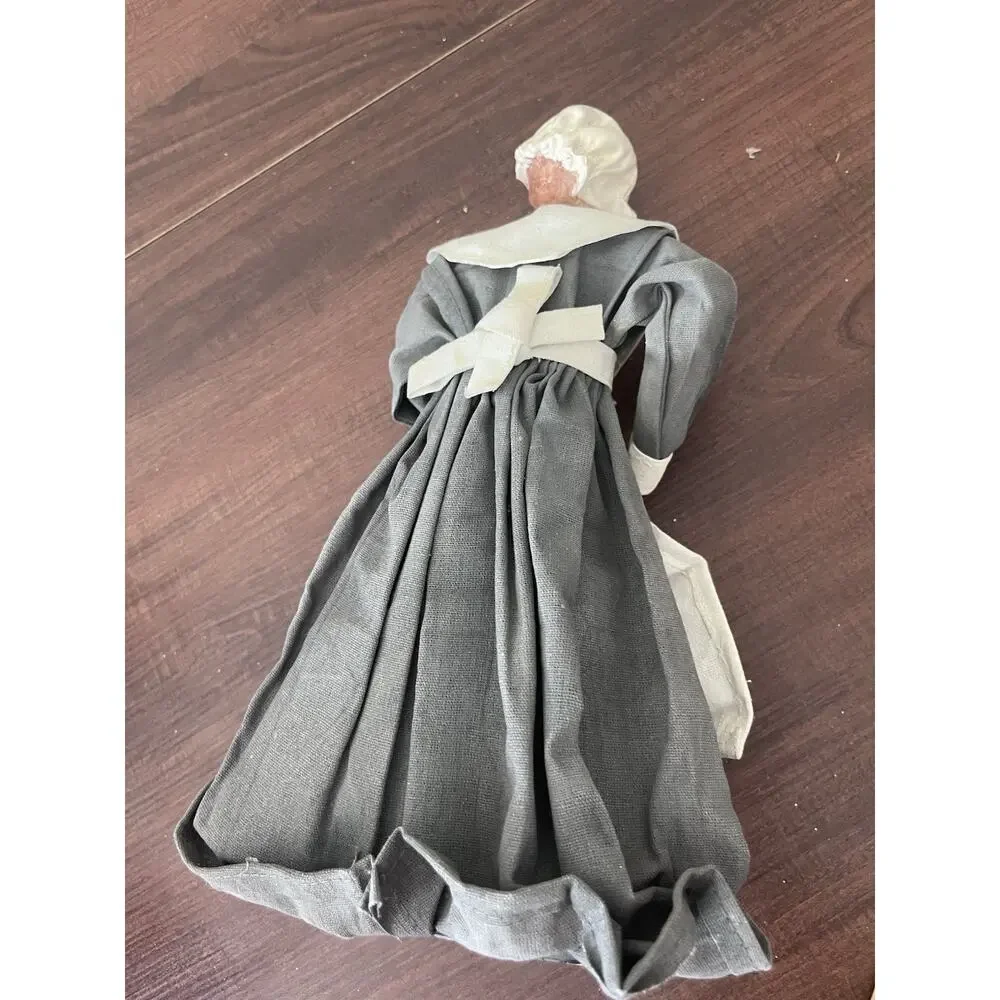 VTG Silvestri Paper Mache Fabriche Thanksgiving Pilgrim Woman